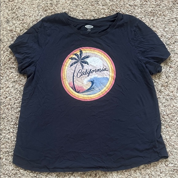 Old Navy Tops - 🔥4/$10 Old Navy Navy California Graphic Tee